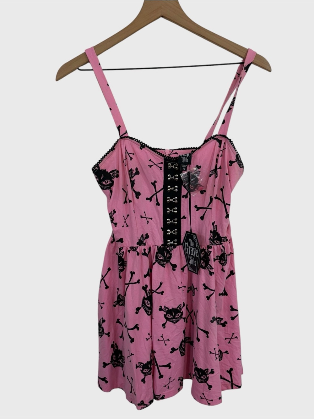 The Grave Girls NWT Pink and Black Kitty Skull Crossbones Mini Dress Size Small